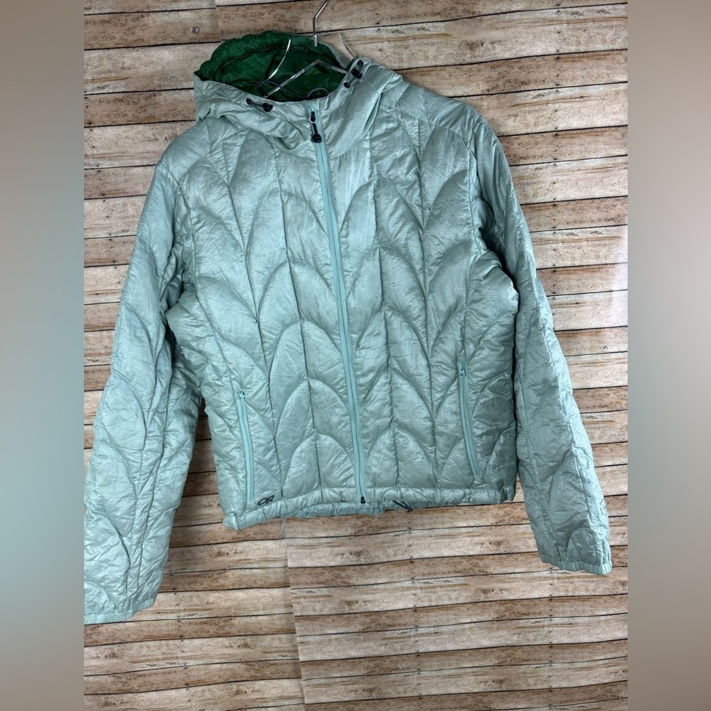 Outdoor Research Down Aria Hoody Insulation: 80% Goose Down
20% Feathers  Sz Lg